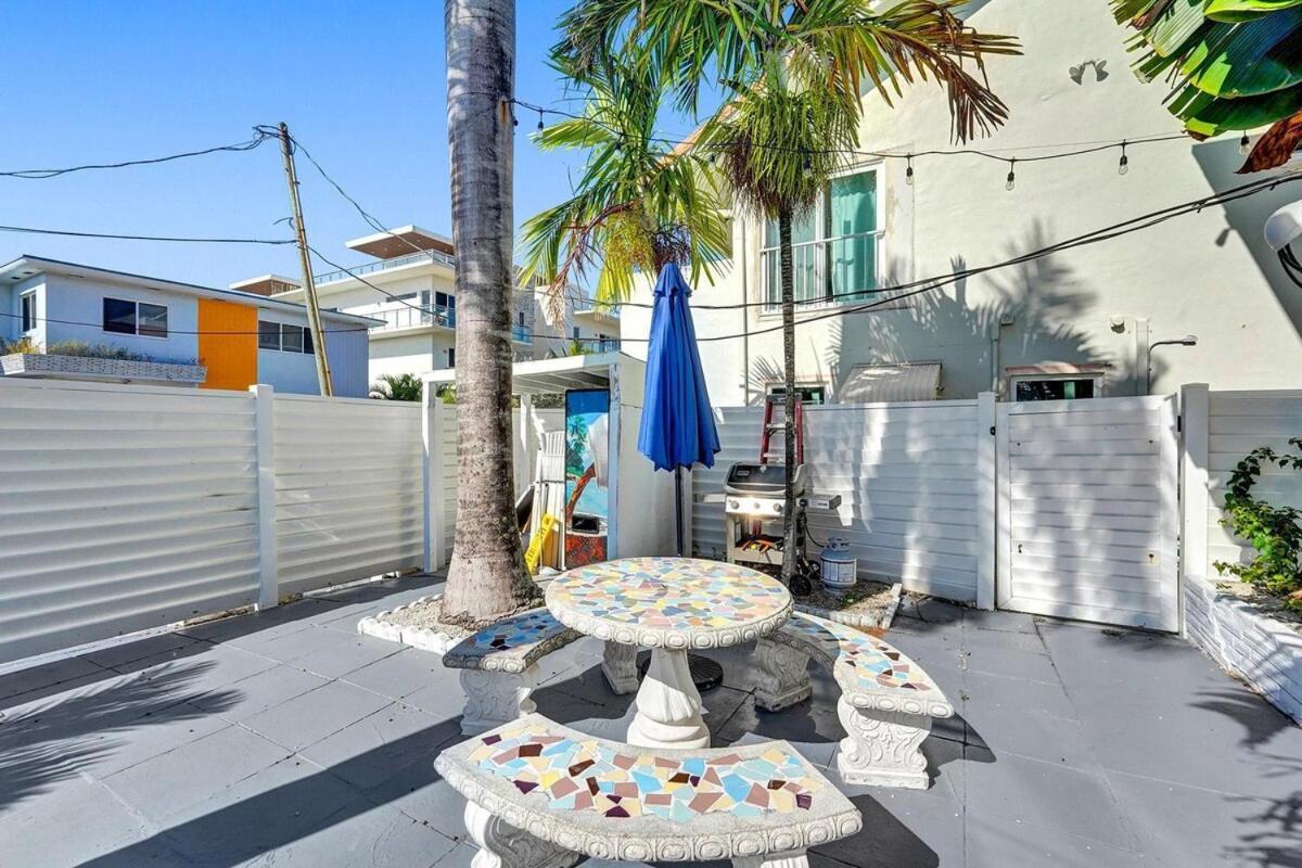 Waves On Desoto Rental Unit With Pool Hollywood Extérieur photo