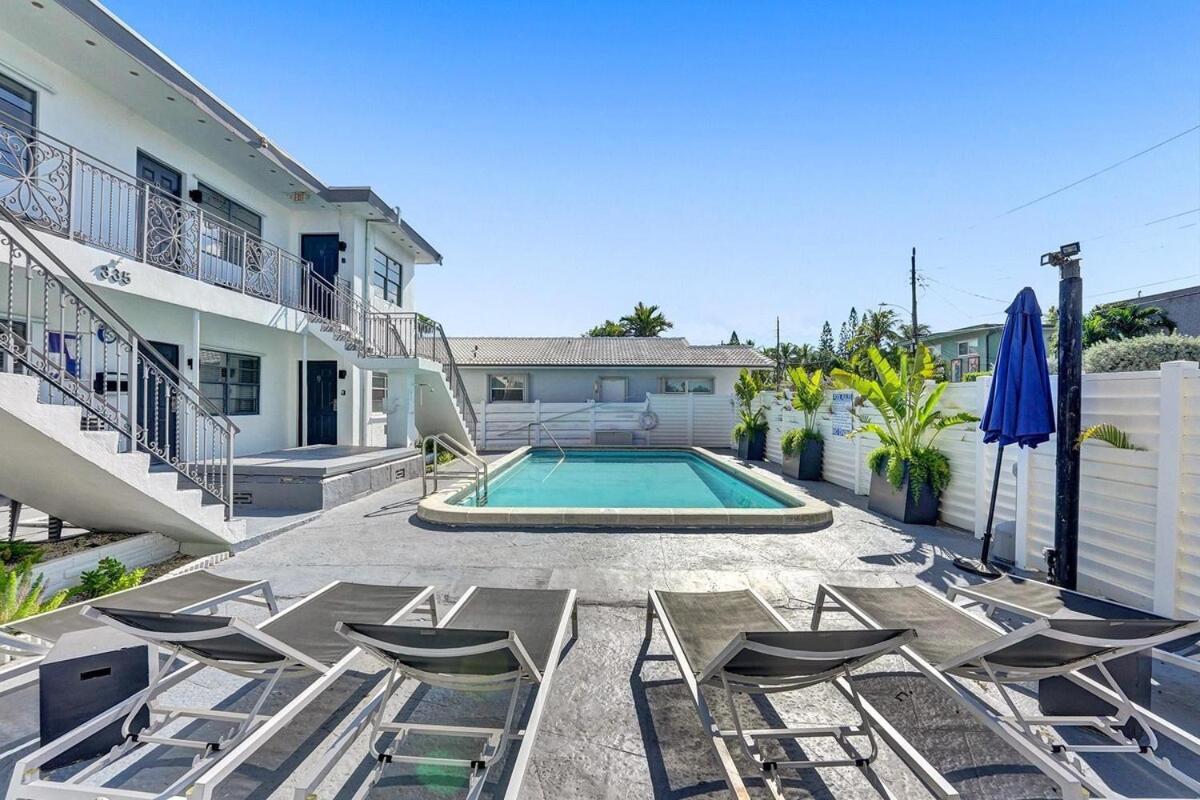 Waves On Desoto Rental Unit With Pool Hollywood Extérieur photo