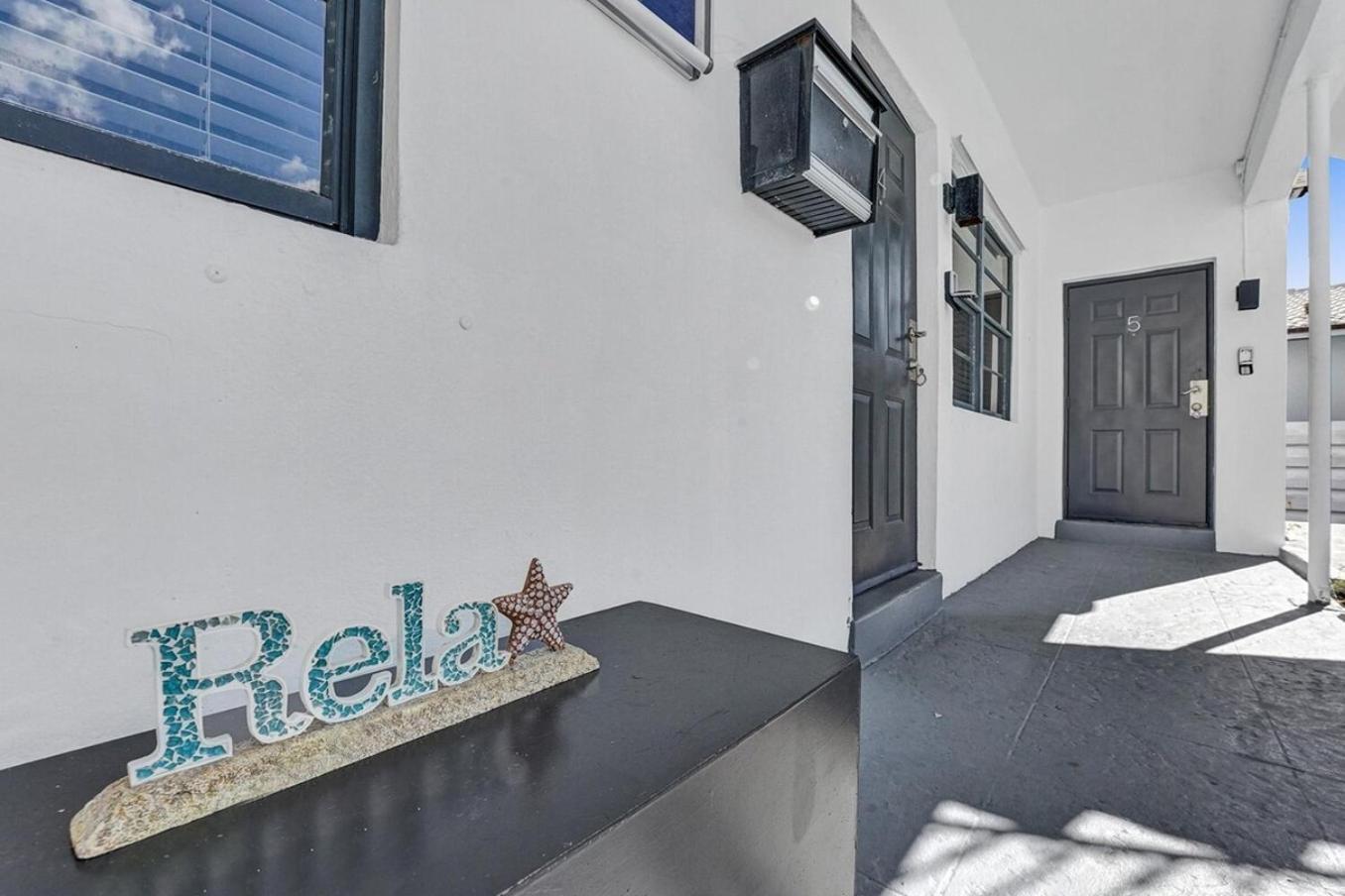 Waves On Desoto Rental Unit With Pool Hollywood Extérieur photo