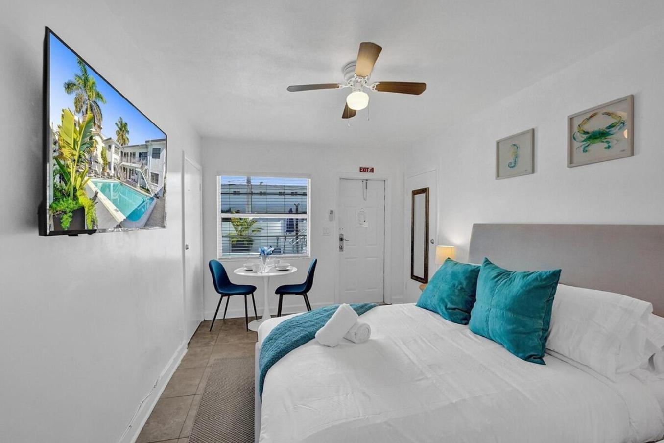 Waves On Desoto Rental Unit With Pool Hollywood Extérieur photo