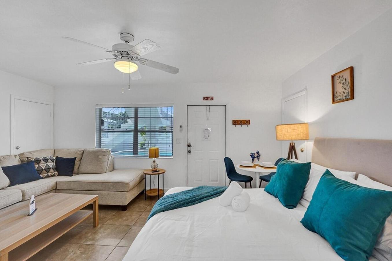 Waves On Desoto Rental Unit With Pool Hollywood Extérieur photo