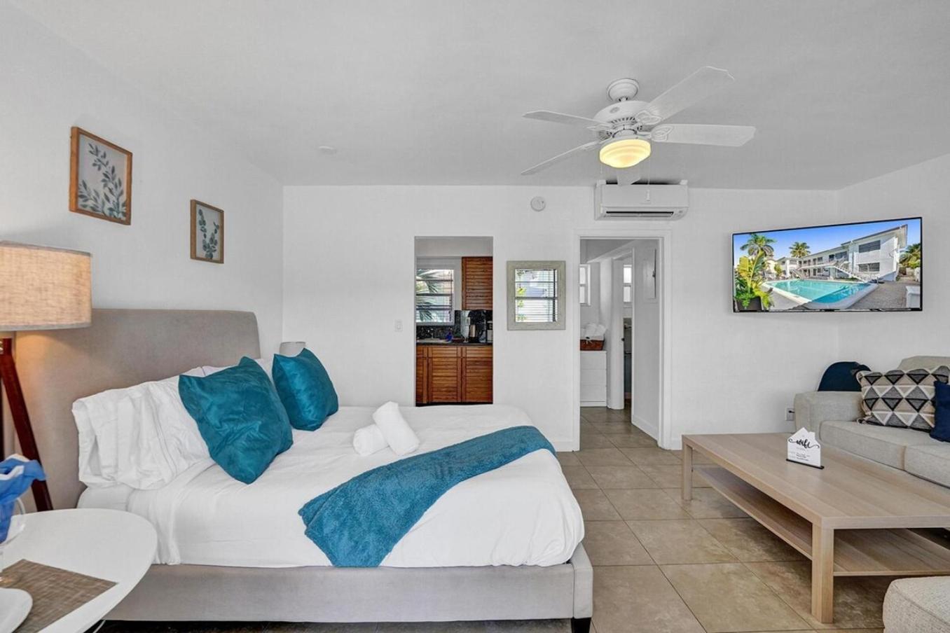 Waves On Desoto Rental Unit With Pool Hollywood Extérieur photo
