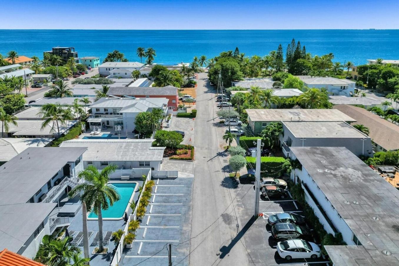 Waves On Desoto Rental Unit With Pool Hollywood Extérieur photo