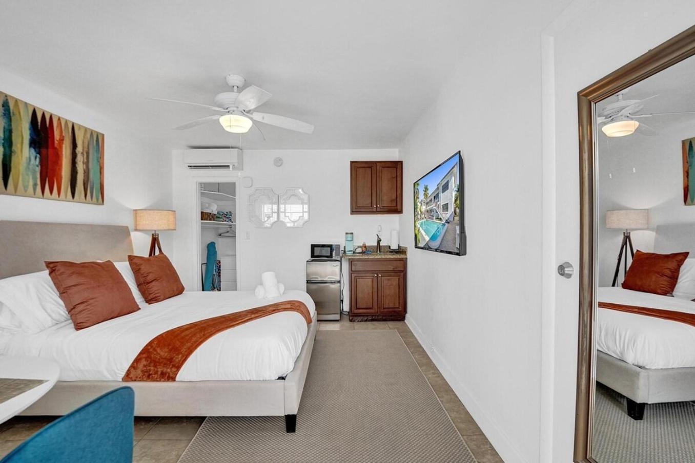 Waves On Desoto Rental Unit With Pool Hollywood Extérieur photo