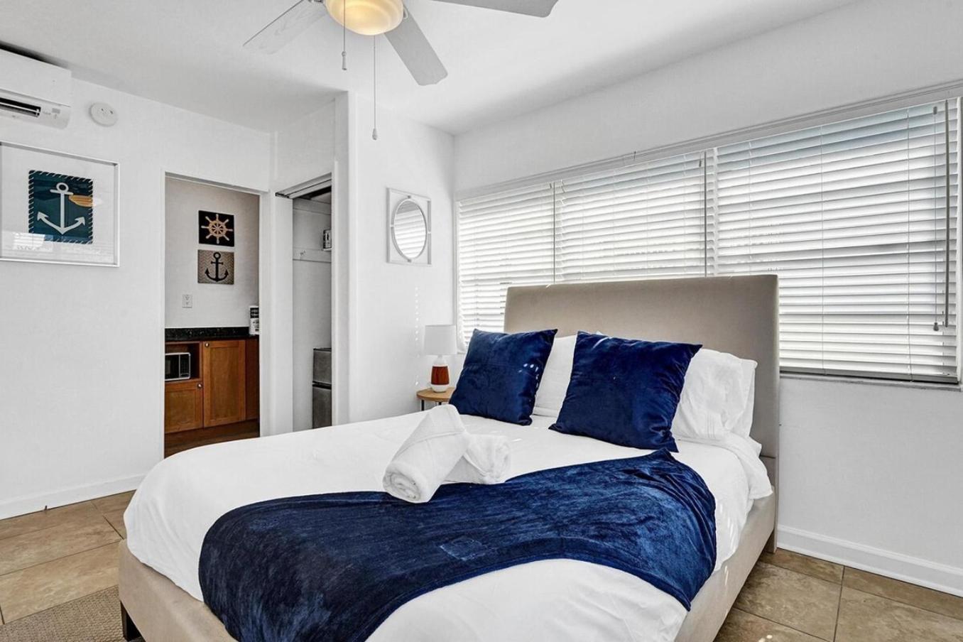 Waves On Desoto Rental Unit With Pool Hollywood Extérieur photo
