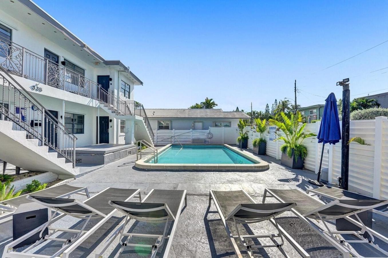 Waves On Desoto Rental Unit With Pool Hollywood Extérieur photo